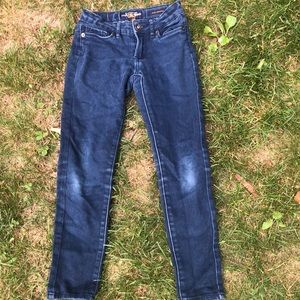 Dark blue kids jeans size 7. pretty good condition